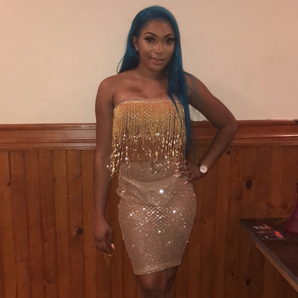 Two-piece outfit gold